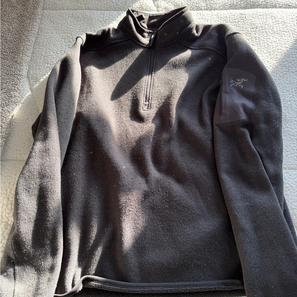 Men’s Medium Arcteryx Covert 1/2 Zip